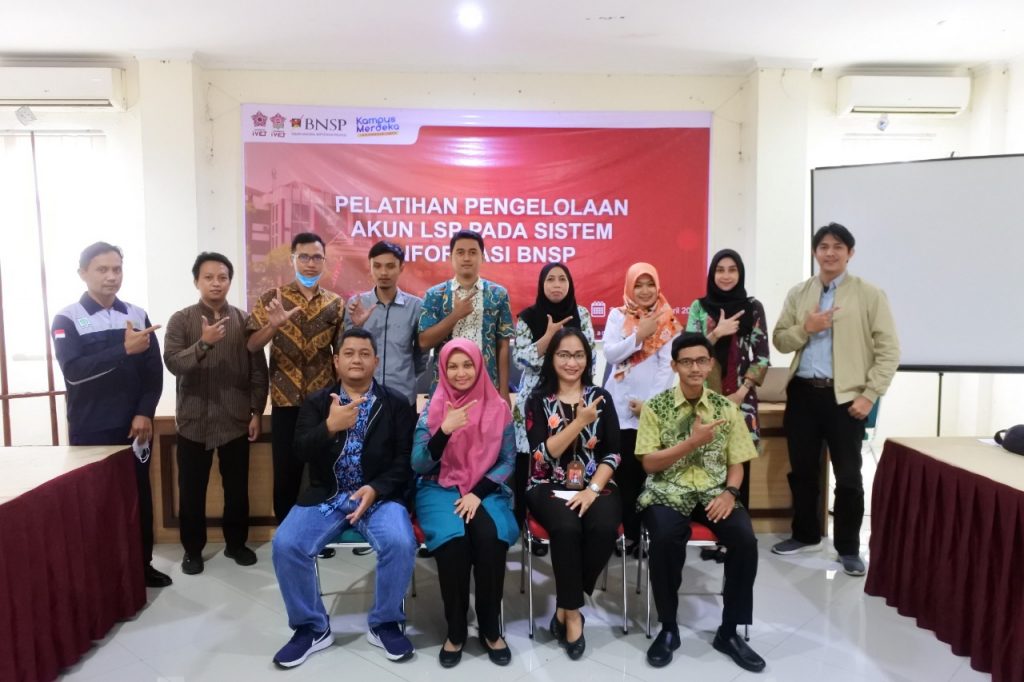 Universitas Ivet bekerjasama dengan BNSP adakan pelatihan pengelolaan akun LSP