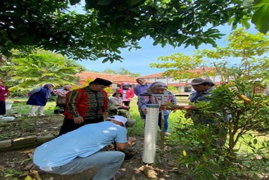 Proyek kemanusiaan Universitas Ivet dan PMI Kota Semarang