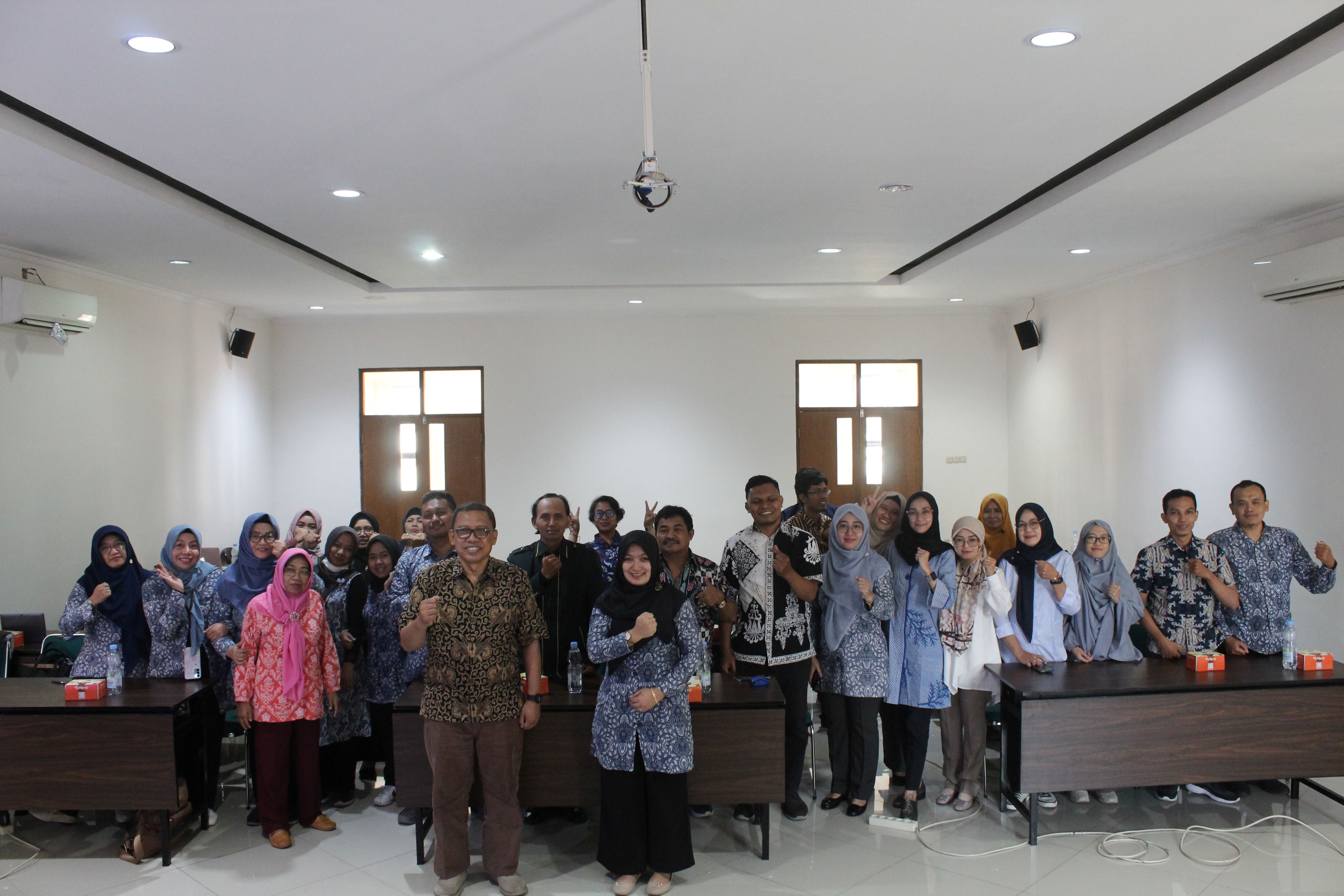 Universitas Ivet Selengarakan Kelinik Akreditasi Target Unggul