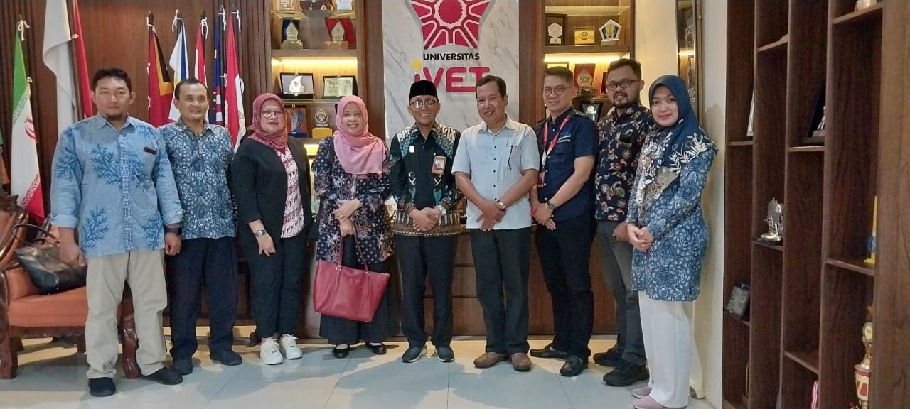 Rektor Universitas Ivet Sambut TIM Assesor dari LAMEMBA Pada Kegiatan Asesmen Lapangan