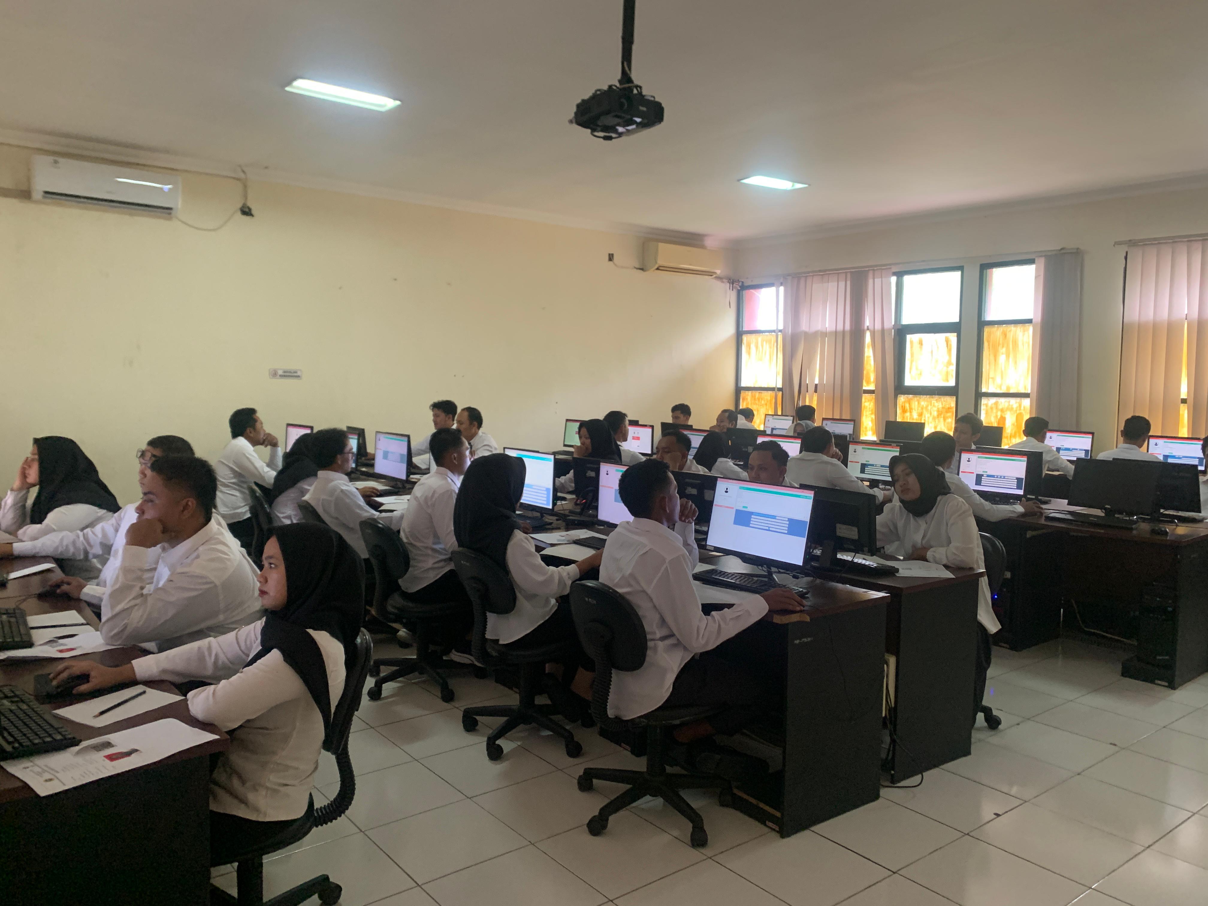 Universitas Ivet Sukses Selengarakan CAT Perades Kabupaten Pati