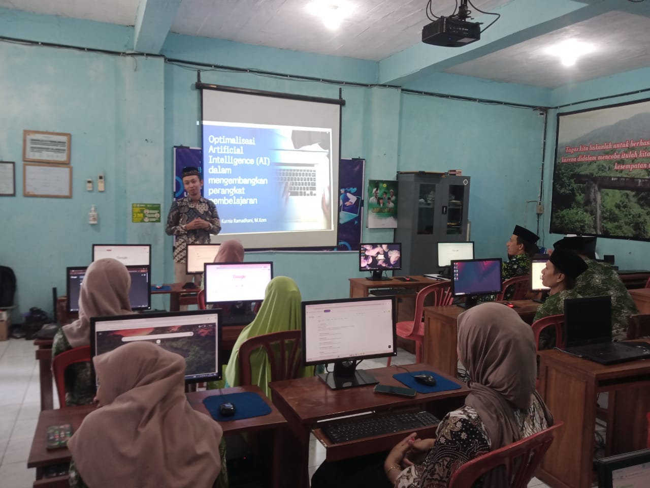 UNISVET mengirimkan Dosen Handal Untuk Pendampingan Pelatihan AI